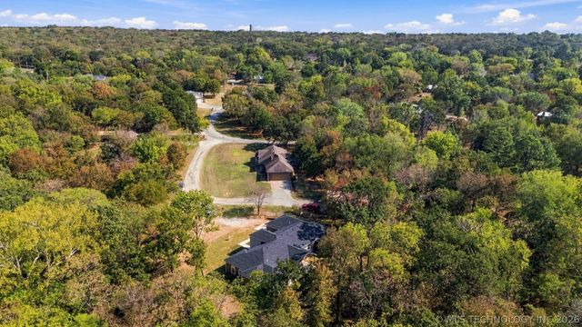 28804 S Meadow Road, Catoosa, OK 74015