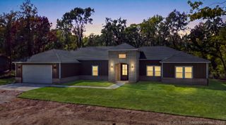 28804 S Meadow Road, Catoosa, OK 74015