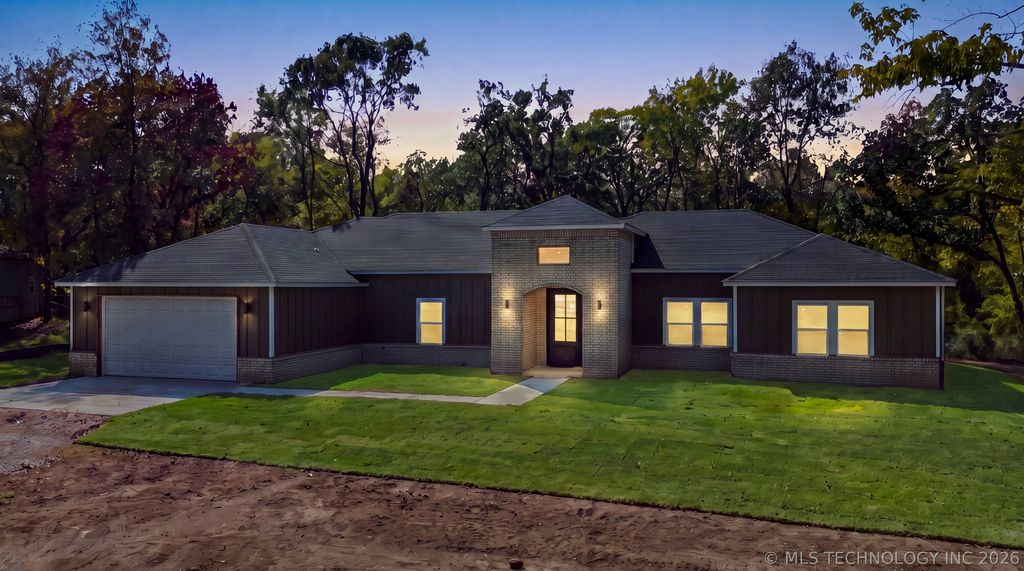 28804 S Meadow Road, Catoosa, OK 74015