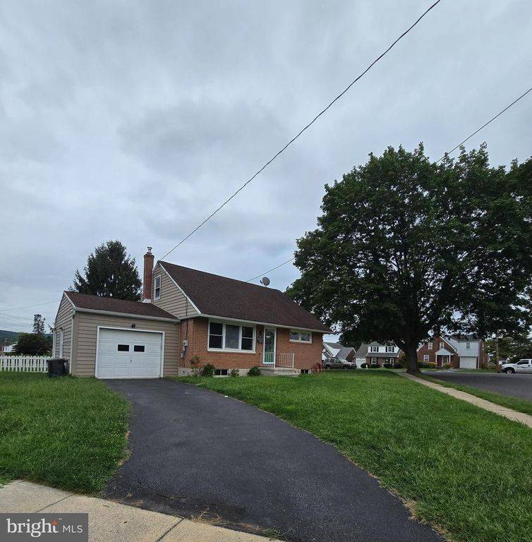 1426 KENHORST BLVD, Reading, PA 19607