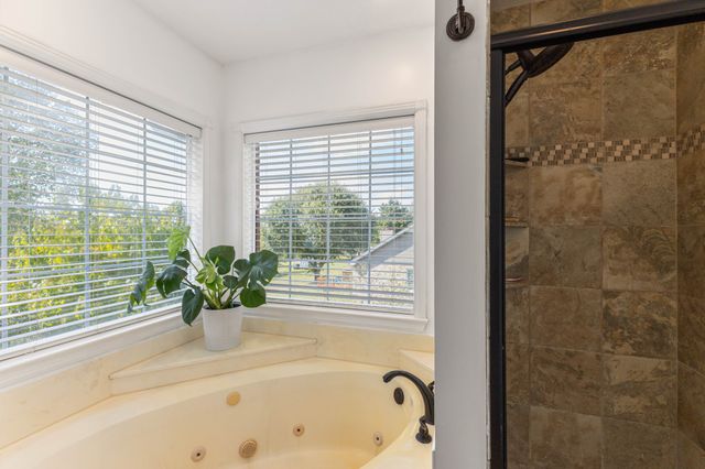 1214 Hollis Ter, Cottontown, TN 37048