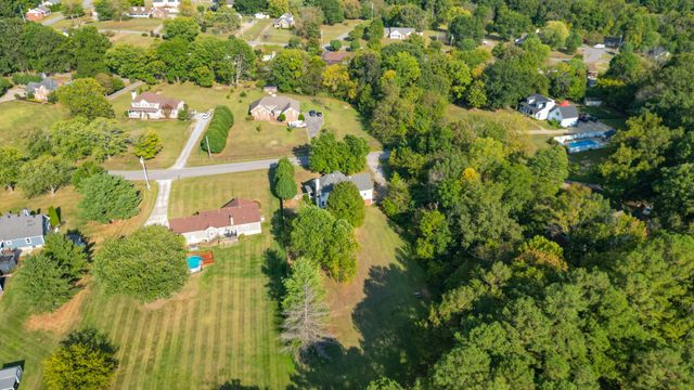 1214 Hollis Ter, Cottontown, TN 37048