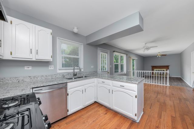 1441 CONCORD Drive, Downers Grove, IL 60516