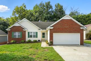 11531 Kempsford Drive, Charlotte, NC 28262