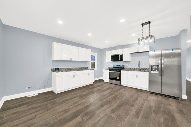 5700 S Lowe Avenue, Chicago, IL 60621