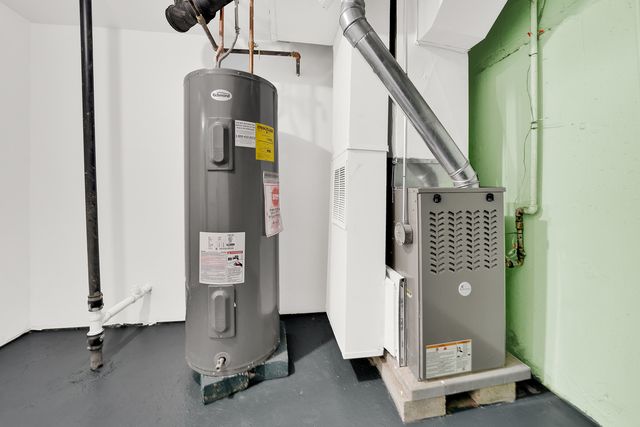 5700 S Lowe Avenue, Chicago, IL 60621