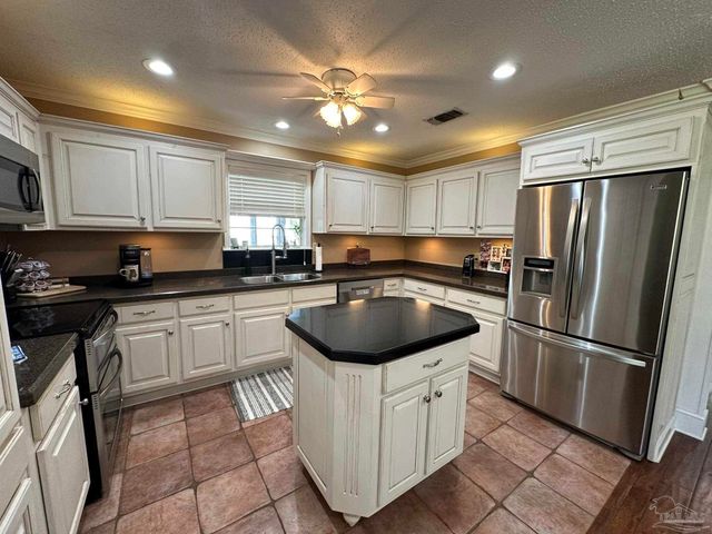 115 Cedar Ave, Frisco City, AL 36445