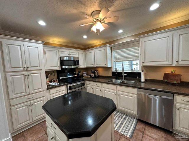 115 Cedar Ave, Frisco City, AL 36445