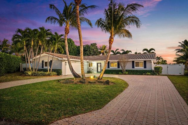 1404 Alpha Court S, Lake Clarke Shores, FL 33406