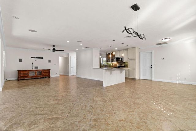 1404 Alpha Court S, Lake Clarke Shores, FL 33406