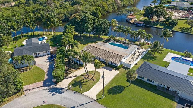 1404 Alpha Court S, Lake Clarke Shores, FL 33406