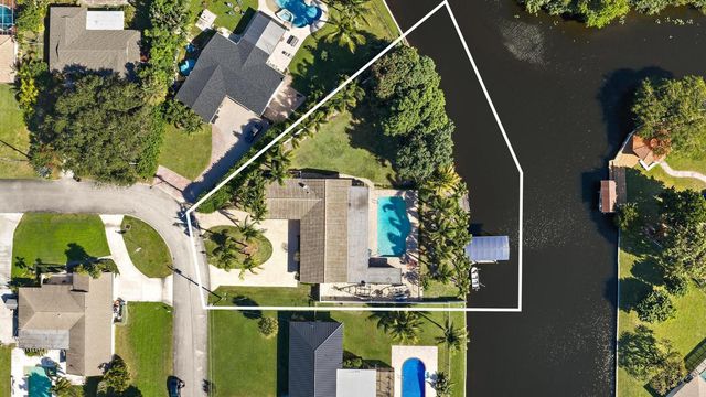 1404 Alpha Court S, Lake Clarke Shores, FL 33406