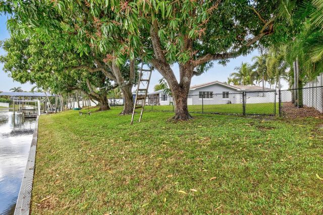 1404 Alpha Court S, Lake Clarke Shores, FL 33406