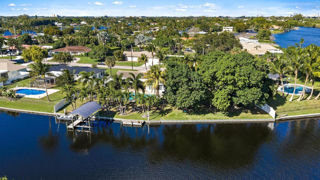 1404 Alpha Court S, Lake Clarke Shores, FL 33406