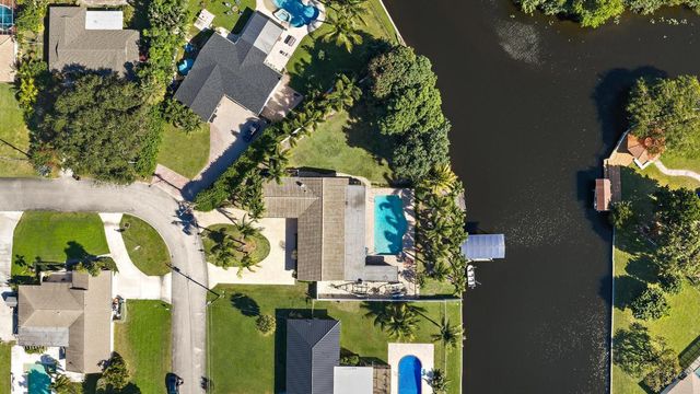 1404 Alpha Court S, Lake Clarke Shores, FL 33406