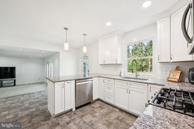 351 TAVISTOCK DR, Medford, NJ 08055