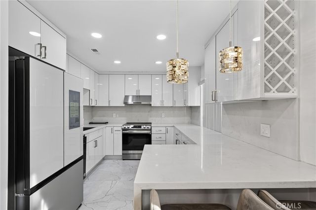 9529 Via Salerno, Burbank, CA 91504