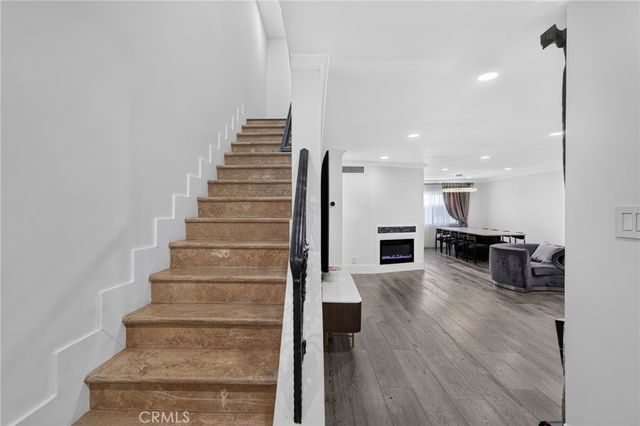 9529 Via Salerno, Burbank, CA 91504