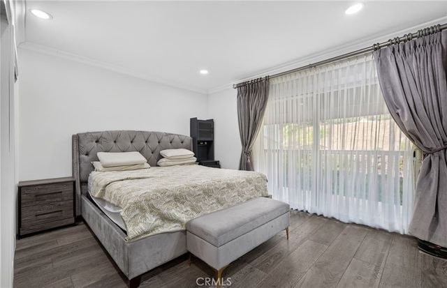 9529 Via Salerno, Burbank, CA 91504
