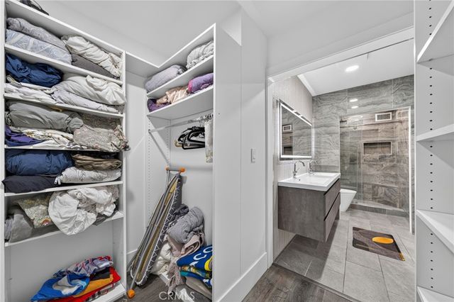 9529 Via Salerno, Burbank, CA 91504