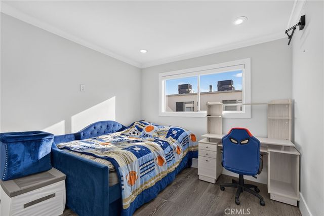 9529 Via Salerno, Burbank, CA 91504