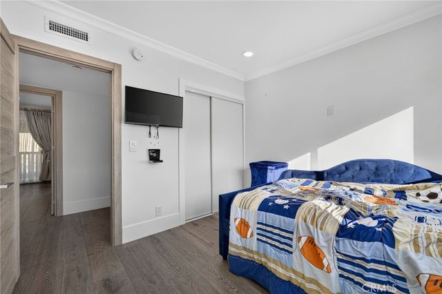 9529 Via Salerno, Burbank, CA 91504