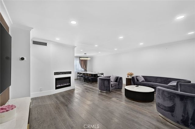 9529 Via Salerno, Burbank, CA 91504