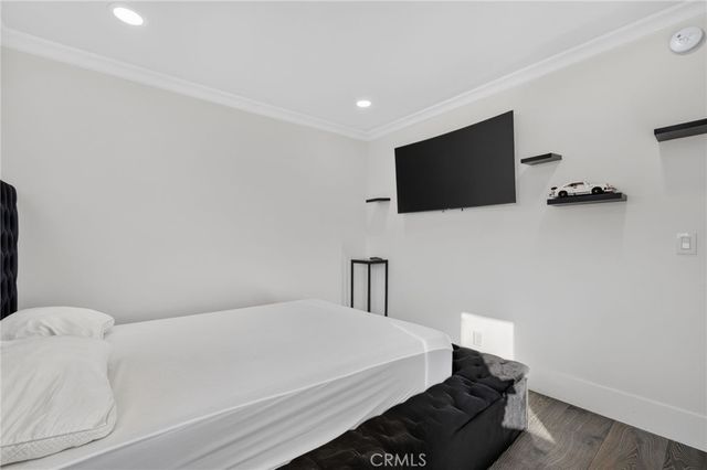 9529 Via Salerno, Burbank, CA 91504