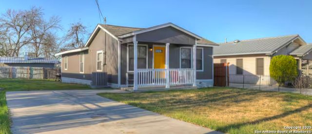 218 S Peach Ave, New Braunfels, TX 78130