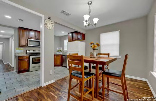 218 S Peach Ave, New Braunfels, TX 78130