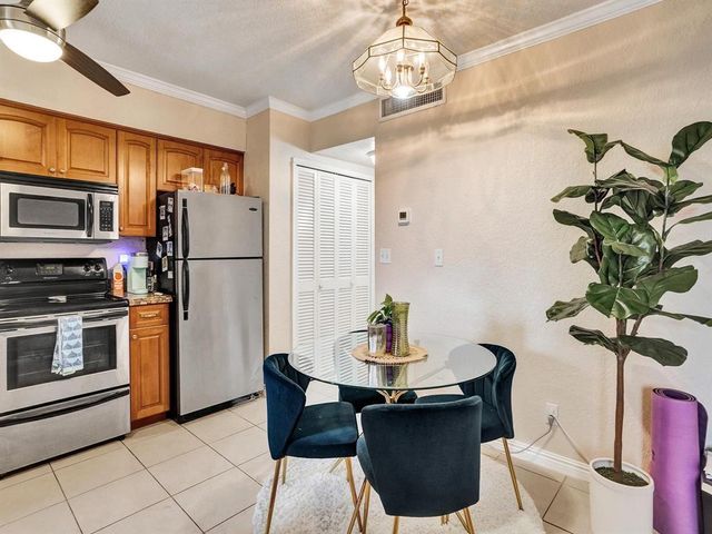 2190 SE 5TH Street 4-A, Pompano Beach, FL 33062