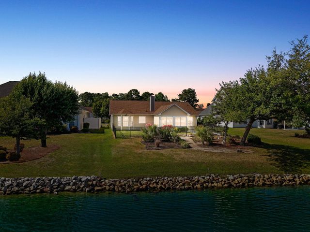 840 Sultana Dr., Little River, SC 29566