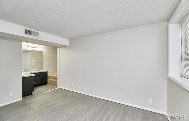 1622 Barkwood Drive, Florissant, MO 63031