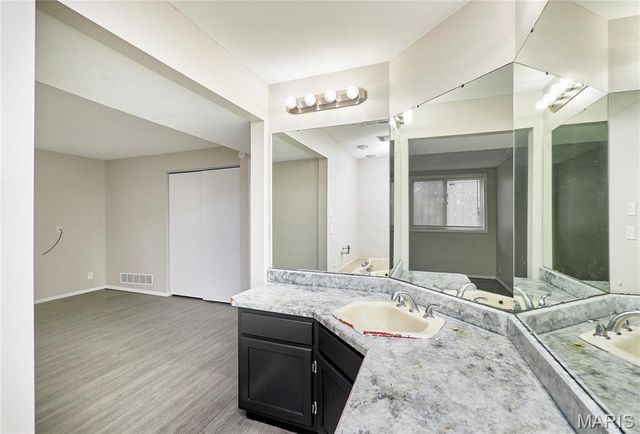 1622 Barkwood Drive, Florissant, MO 63031