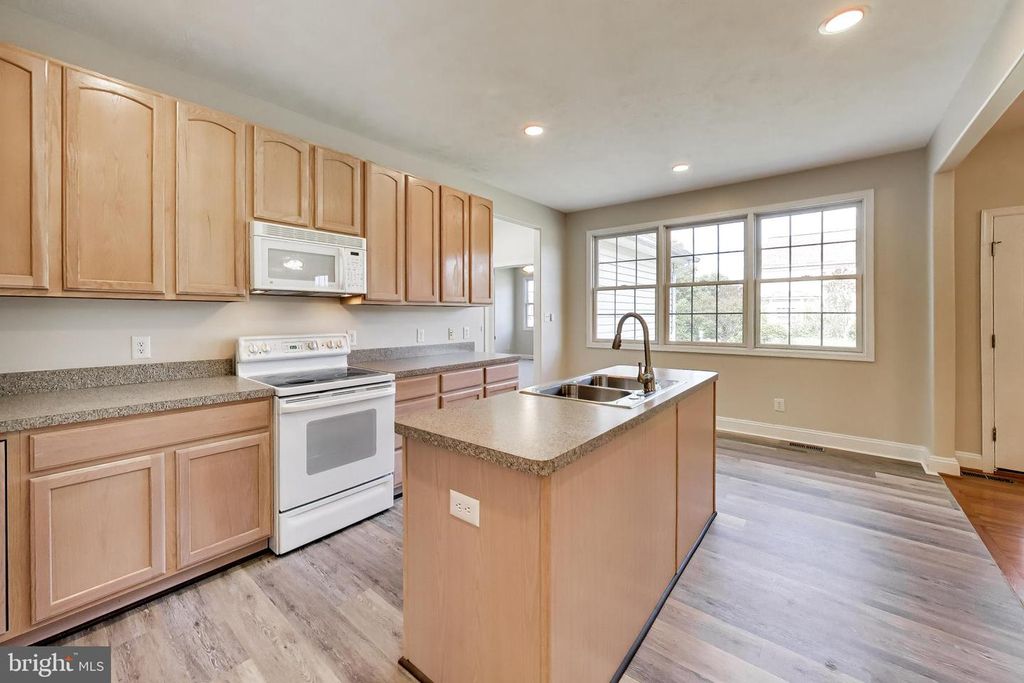 Image 4 of property listing at 41600 MISS BESSIE DR, Leonardtown, MD 20650