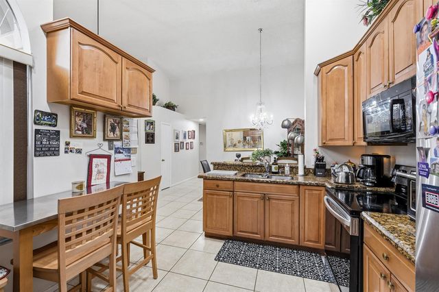 10933 Stafford Circle S, Boynton Beach, FL 33436