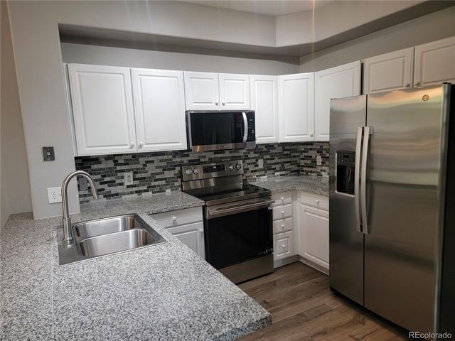 5555 E Briarwood Avenue 2005, Centennial, CO 80122
