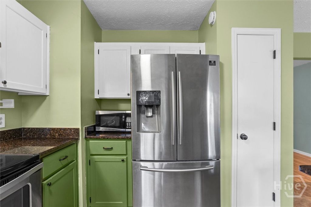 Image 13 of property listing at 27 Jack Snipe Court E, Richmond Hill, GA 31324