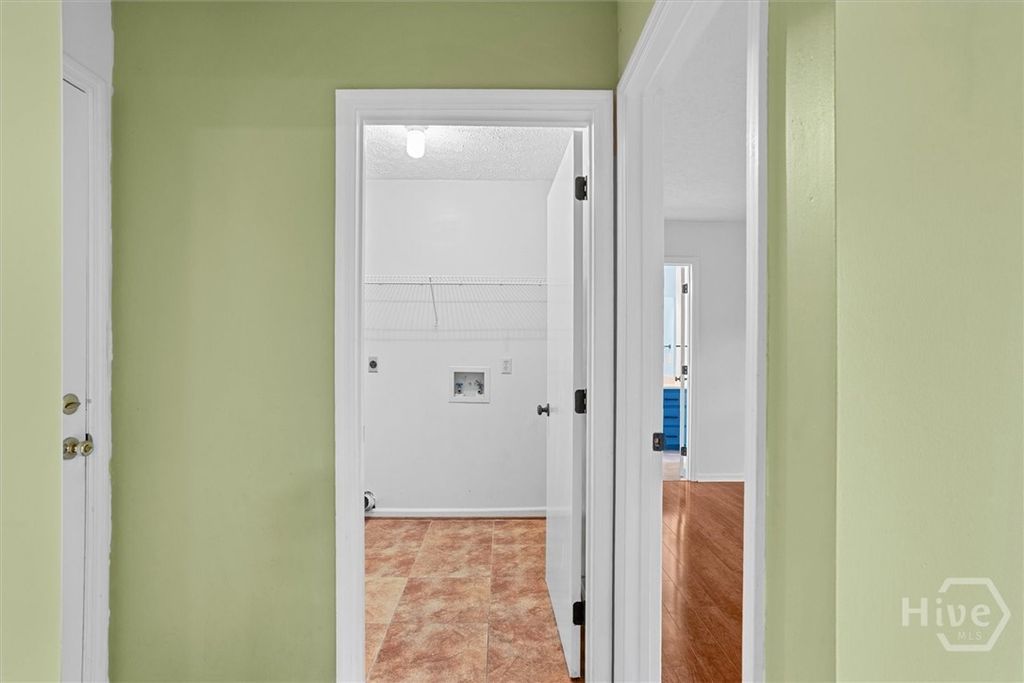 Image 14 of property listing at 27 Jack Snipe Court E, Richmond Hill, GA 31324