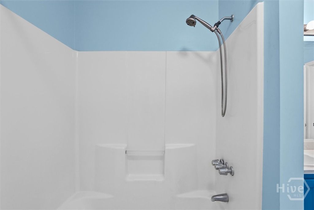 Image 19 of property listing at 27 Jack Snipe Court E, Richmond Hill, GA 31324