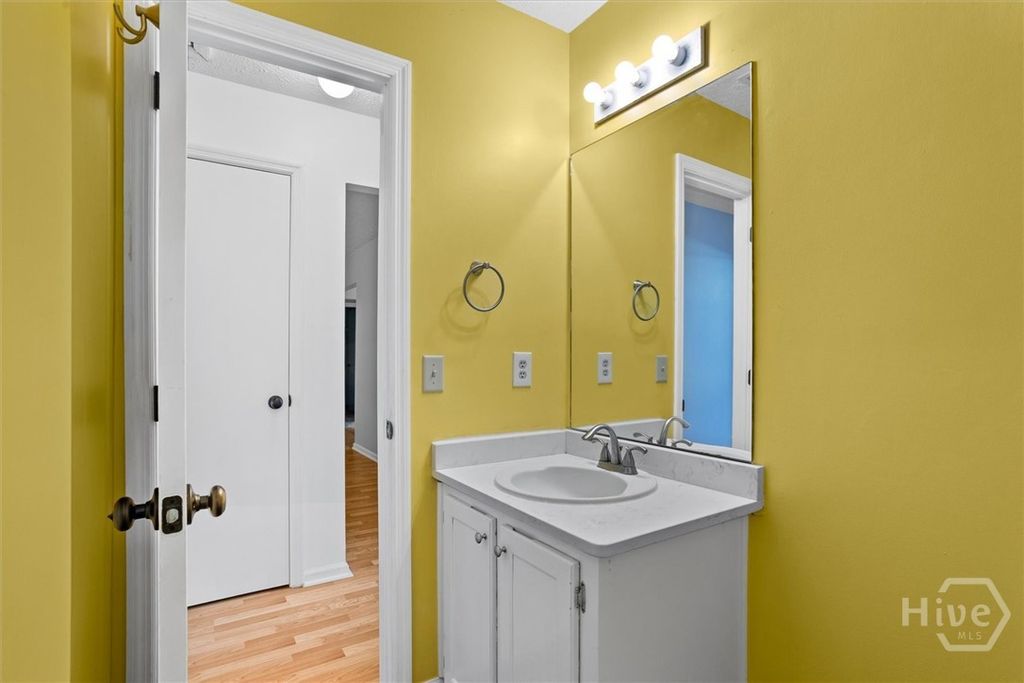 Image 26 of property listing at 27 Jack Snipe Court E, Richmond Hill, GA 31324
