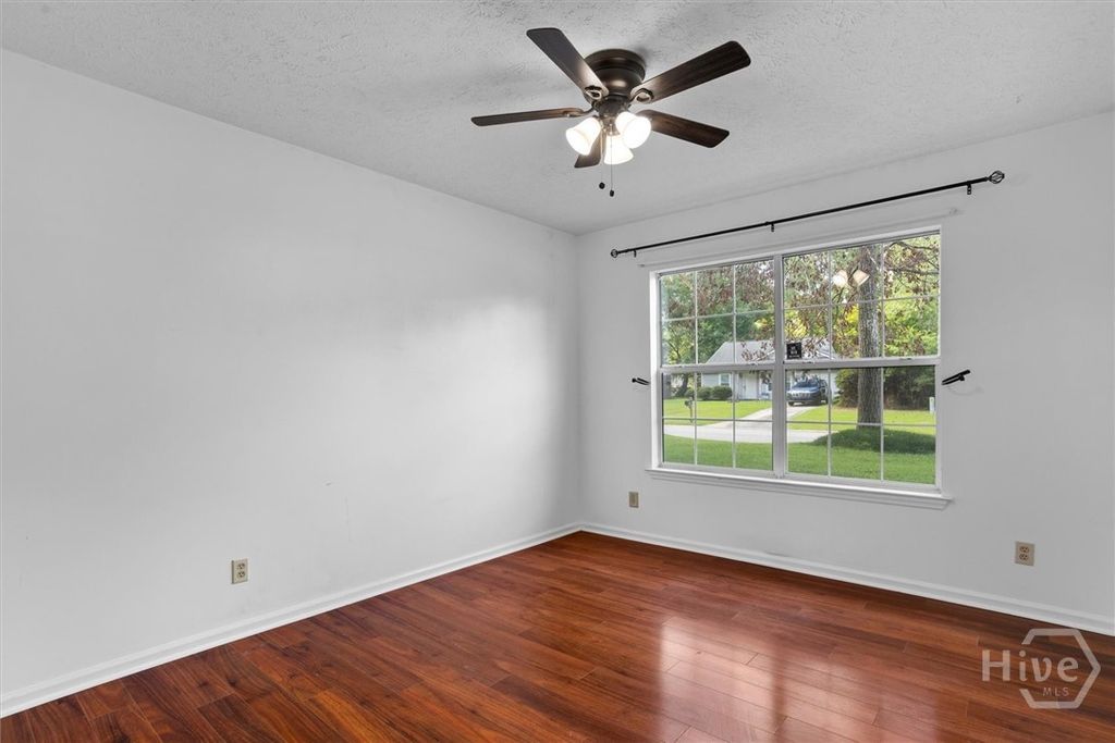 Image 27 of property listing at 27 Jack Snipe Court E, Richmond Hill, GA 31324
