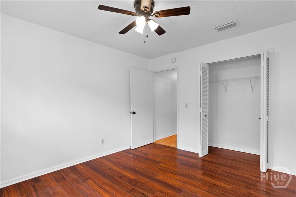 Image 28 of property listing at 27 Jack Snipe Court E, Richmond Hill, GA 31324
