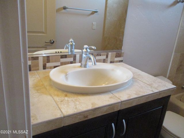 2010 E River Rd Unit 205, Tucson, AZ 85718