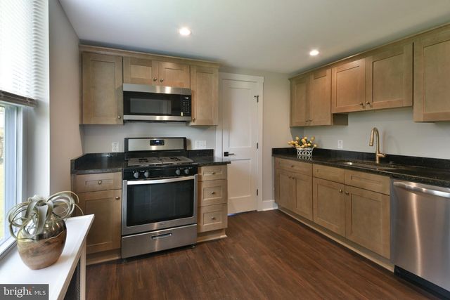 4 CARRIGG AVE, West Trenton, NJ 08628