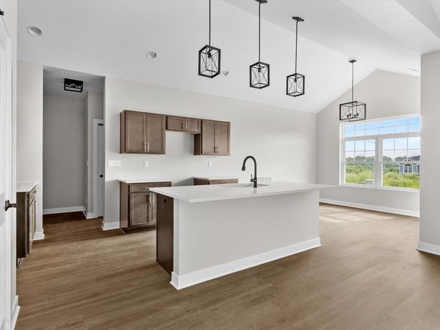 1339 Wolf RUN, Manitowoc, WI 54220