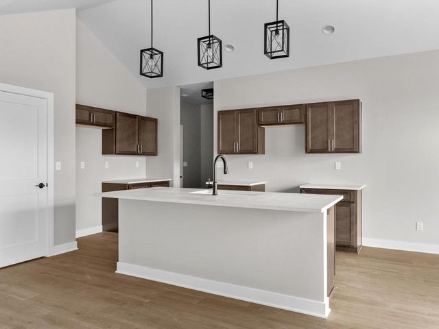 1339 Wolf RUN, Manitowoc, WI 54220