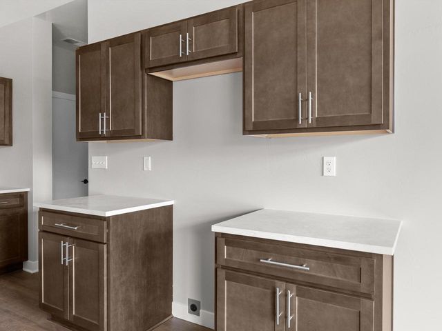 1339 Wolf RUN, Manitowoc, WI 54220