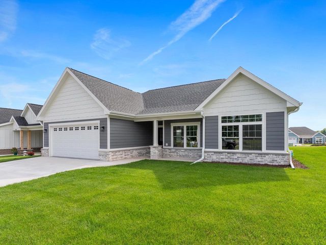 1339 Wolf RUN, Manitowoc, WI 54220