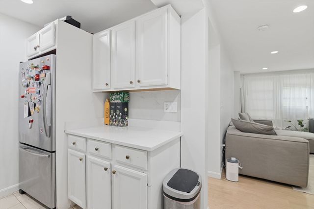 1584 Beacon St A, Brookline, MA 02446
